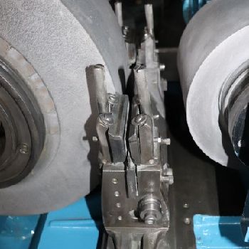 CincinnatiMilacron No. 220-8 Mdl. DE, 24" grind wheel,Sony X DRO, 1/16 -4.5 capacity