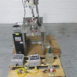 500/250 MLHELUK Auto.Borosllicate glass jacketed 4" diameter x 5 straight side,dish top/bottom,hemi-bottom,agit.dr,2004,#50036