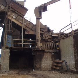 Metso, Hammermill, 74" x 104 auto shredder system, 15 spider rotor, infeed conveyor,vibratory discharge conveyor, 3500 HPb