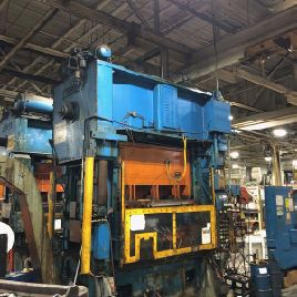 200 Ton,MinsterHevistamper #SC2-200-72-42, 6" str,27 SH,6 adj., 72 x 42 bed, A/C