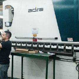 90 Ton,Adira#QIHD-8025/9025, hydraulic,8’ OA,78" BH,6.3 str,Cybelec DNC 60 CNC BG,’06