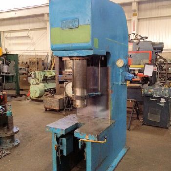 50 Ton,Hannifin, hydraulic, 18" str., 15 throat, 28 DL, 30 x 26 bed, 10 HP, #26559