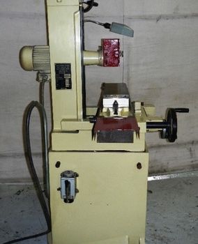 6" x 18Mighty Freeport#6X18hand feed, roller ways,fine line PMC,2HP spindle,8 wheel,’94