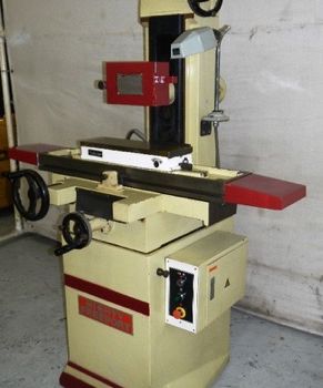 6" x 18Mighty Freeport#6X18hand feed, roller ways,fine line PMC,2HP spindle,8 wheel,’94