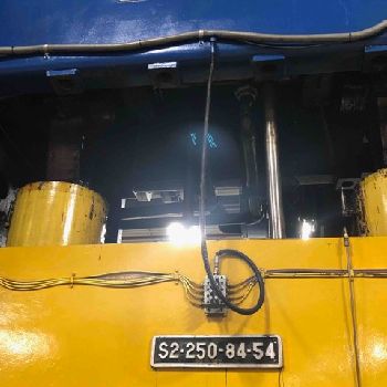 250 Ton,USI Clearing#S2-250-84-54, 12" str,30 SH,12 adj., 84 x 54 bed, 1984, #10798