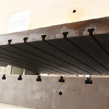 695 Ton,Hydraulico#SAP-630-2000X2000, 39" str,51 DL,79 x 79 bed,Siemens PLC,2007