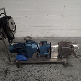 2.5"Waukesha#130, Rotary Lobe Pump, Stainless Steel, 7.5 HP, 6.79:1 gearbox, on cart with controls, 230/460 V., #3162-3