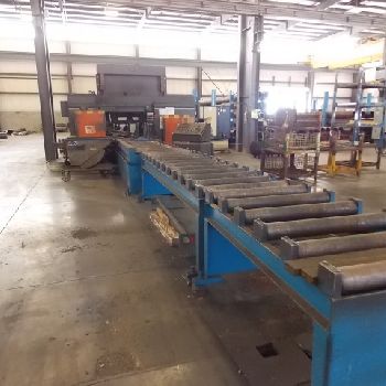 30" x 25HEMWF160LA-DC-C. 2005. 15hp. 460v. 2 blade. Full automatic. (3) 42 tables. (4)vises. EXCELLENT!