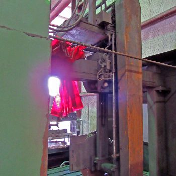 18"Savage#WJS-20, wet type abrasive cut-off saw, 18 blade diameter, 1600 RPM spindle speed, 30 HP, 36 x 24 table, #18884