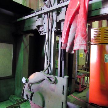 18"Savage#WJS-20, wet type abrasive cut-off saw, 18 blade diameter, 1600 RPM spindle speed, 30 HP, 36 x 24 table, #18884