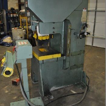 55 Ton,Rousselle#G1-55, 3" str, 13 SH, 4 ram adj, 28 x 18 bed, A/C & brake,’98