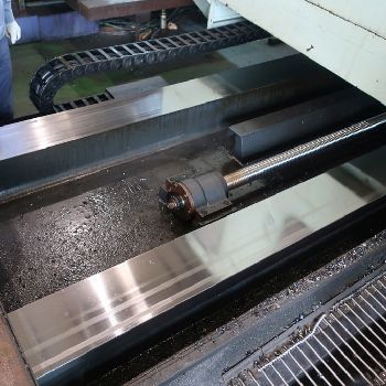 5.12"Kuraki#KBT-13A, 118 X,78 Y,51 Z,3k RPM,63 x 70 r/table,Fanuc 16iMB,2004,#30257