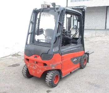 LINDE E 25 L-01 387 (senza batteria)