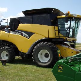 2004 NEW HOLLAND CR960 COMBINE 2727769 USED