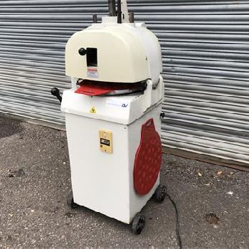 Daub DV10 Semi automatic bun divider rounder
