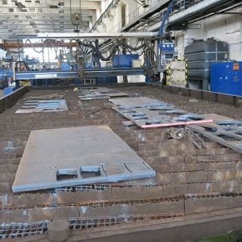 Flame cutting / plasma cutting machine