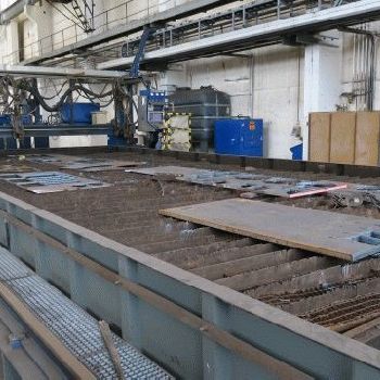 Flame cutting / plasma cutting machine