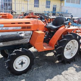 Kubota B 1500 with milling machine