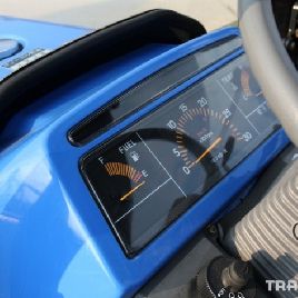 Iseki U-dx Sial - Japanese tractor with cab