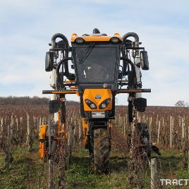 MULTIFUNCTIONAL VEHICLE TRACTORS PELLENC 130/330