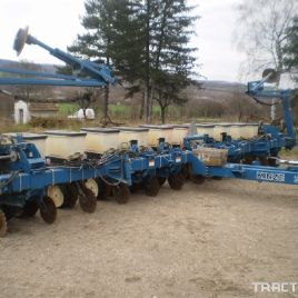 Seedbed cultivator KINZE 3200