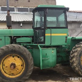 John Deere 8430