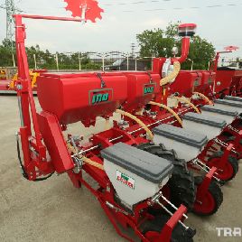 INO Becker Line Planter