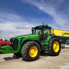 John Deere 8530