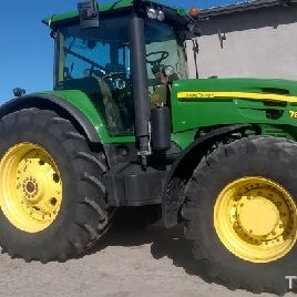 John Deere 7830