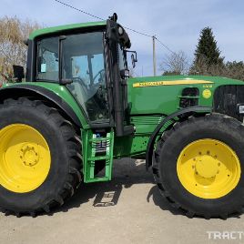 John Deere 6830