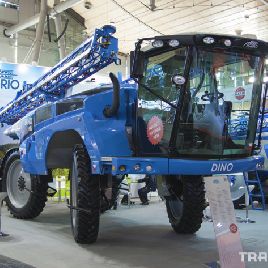 Self-propelled sprayer AGRIO Dino