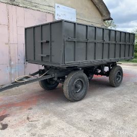 Emiliana Serbatoi Tractor with a brand new basket