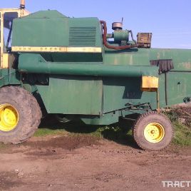 John Deere 975