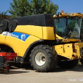 New Holland CR 9090 Abatteuse à deux niveaux