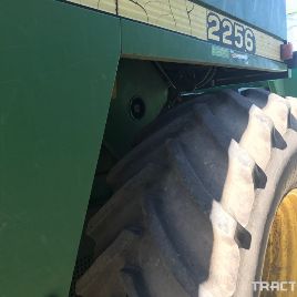 John Deere 2256