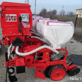 Schijfzaaimachine met kunstmest en hydraulisch telescopisch frame