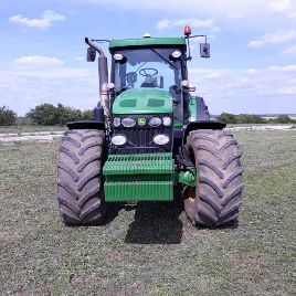 John Deere 7920