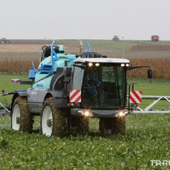 Self-propelled sprayer Berthoud Raptor FC
