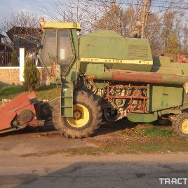 John Deere 975