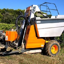 Pellenc 8050, grape harvester attachment