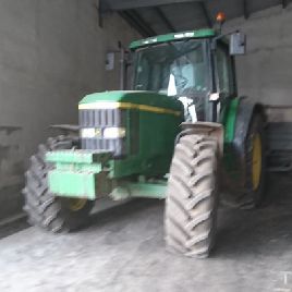 John Deere 6810