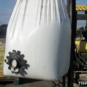 Displacement and fertilizer dispenser