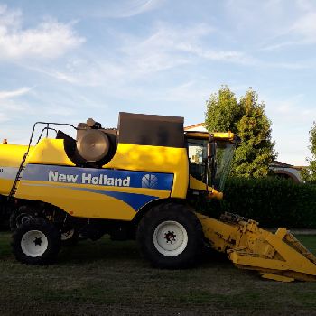 Combine harvester New Holland CSX7040fs chassis 281660018