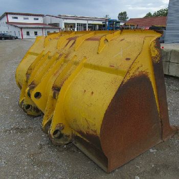 Komatsu WA480 shovel "SN944