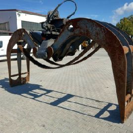 Volvo L180D wooden pliers