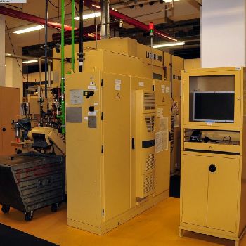 Hobbing and slotting machine - combines LIEBHERR LCC 150