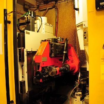 Hobbing and slotting machine - combines LIEBHERR LCC 150