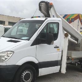 Op vrachtwagen gemonteerde hoogwerker Multitel ALU 182 az