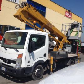 autocarrata usata Comet ESK19AT 2008