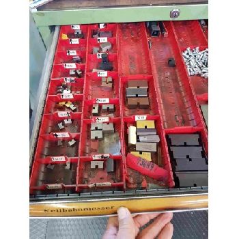 Grooving machine Frömag Rapida CNC-H with many accessories